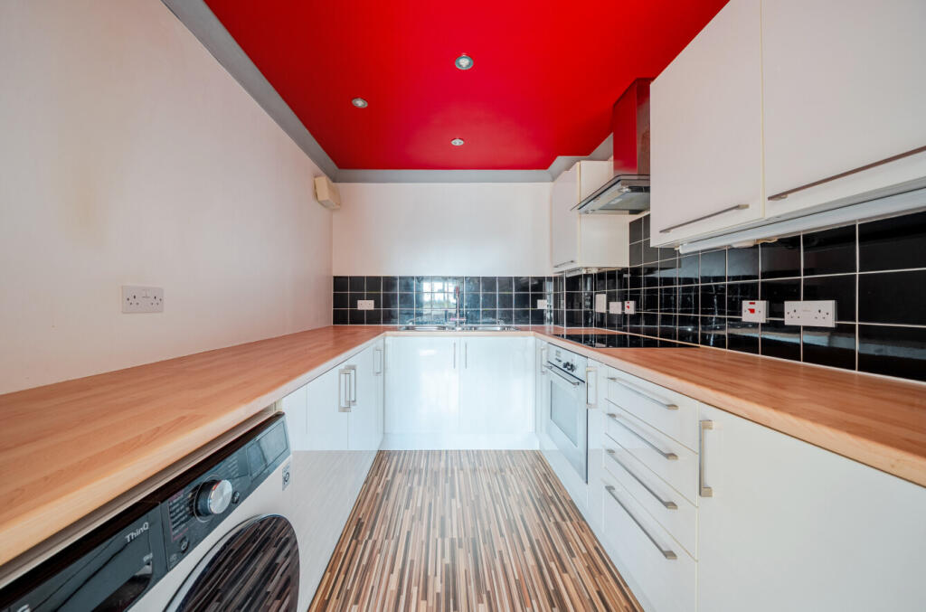 Apartment in Guildford - View 3