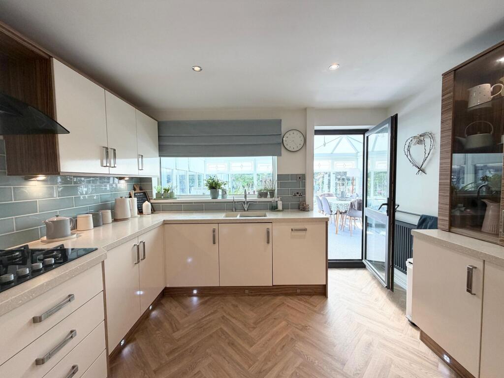 The Crescent, Holton-Le-Clay, DN36 photo 4