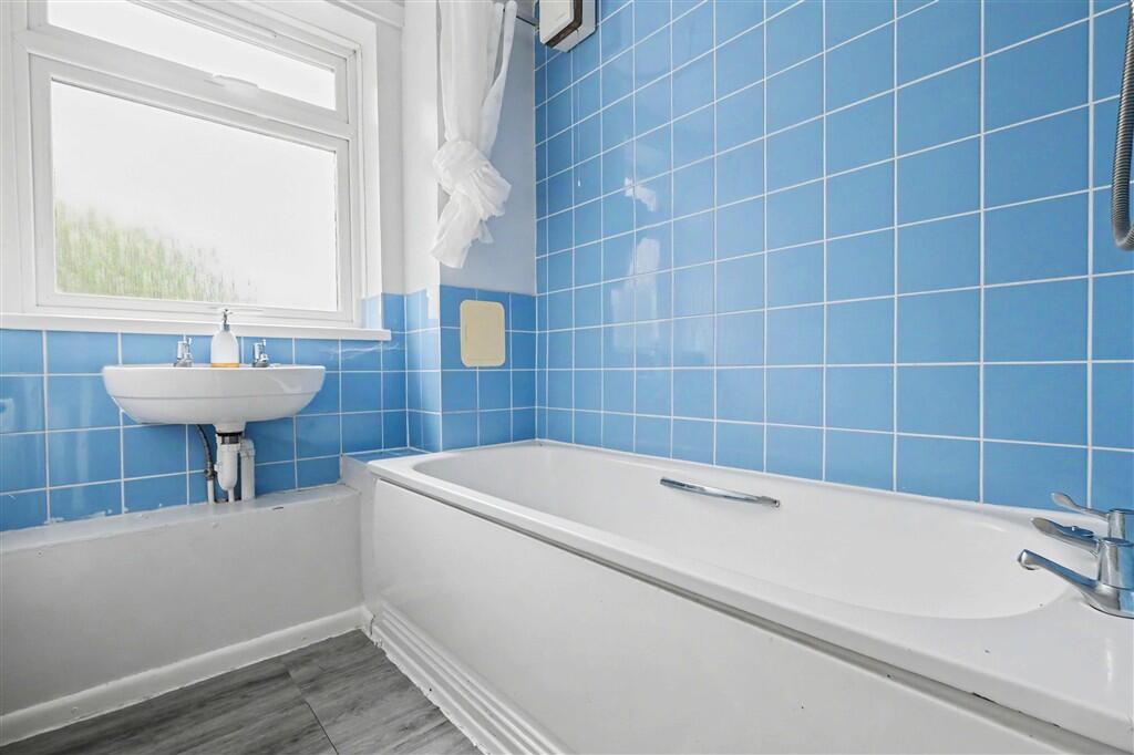 Apartment in Reading - View 5