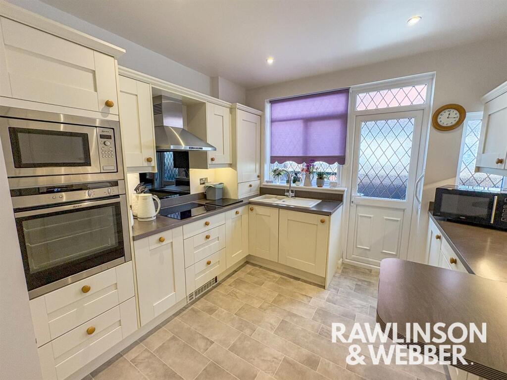 House in Elmbridge, Molesey - View 5