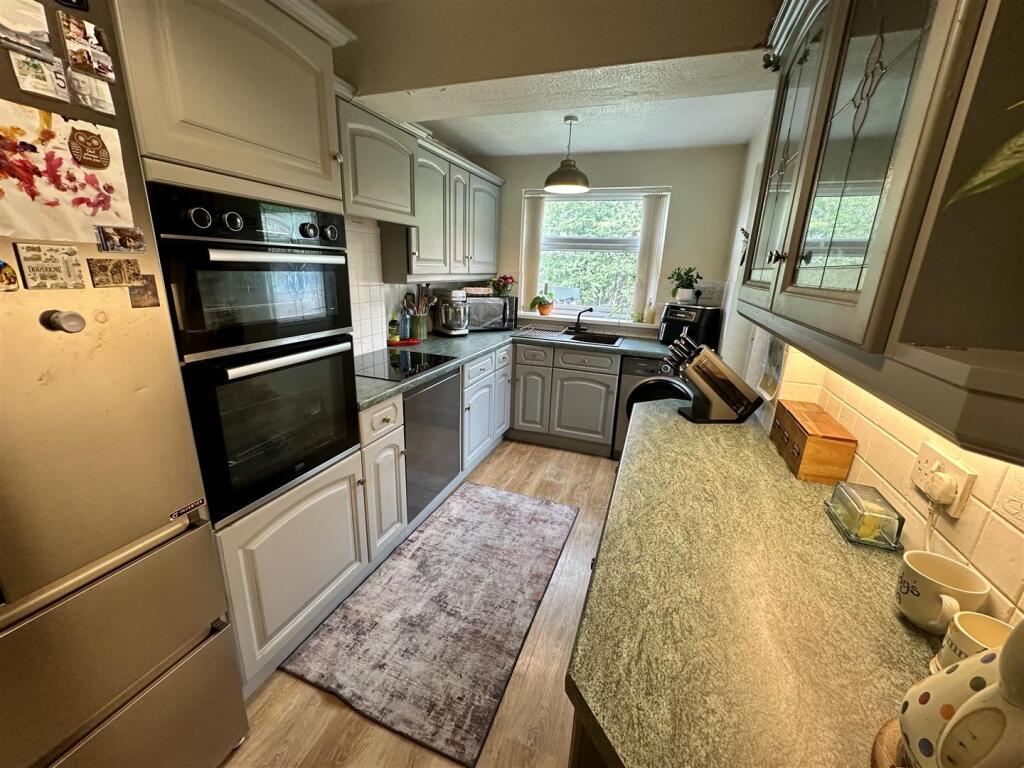 Walkley Terrace, Heckmondwike photo 4