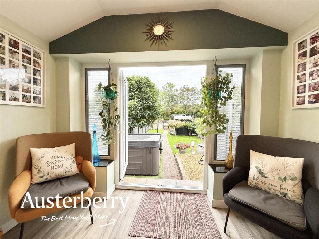 House in Stoke-on-Trent - View 4
