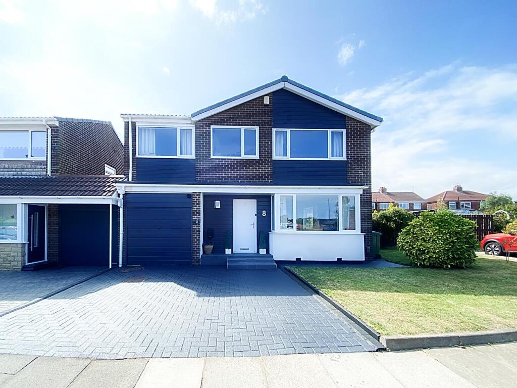 4-bed detached on Bourtree Close, Battle Hill, Wallsend, £335,000