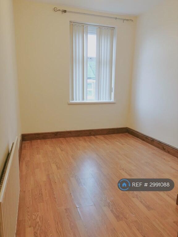 Apartment in Newport - View 4