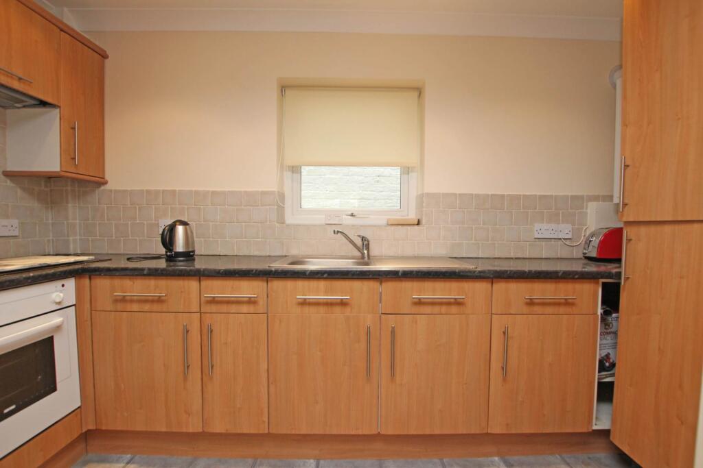 House in Eastbourne, Little Chelsea, Meads - More