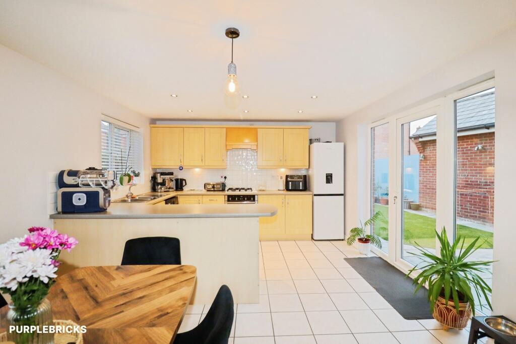 House in East Suffolk, Grange Farm, Kesgrave - View 3