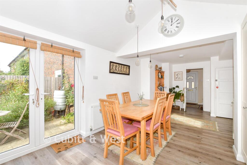 House in Mid Sussex, Lindfield - More