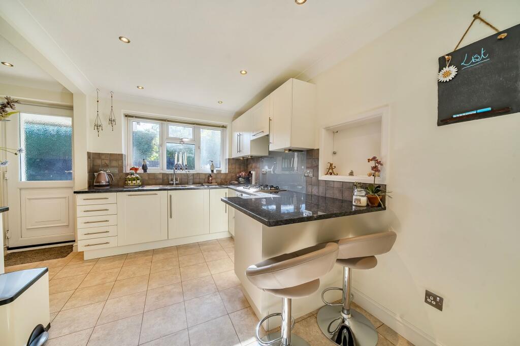 House in Hart, Pondtail, Fleet - View 3