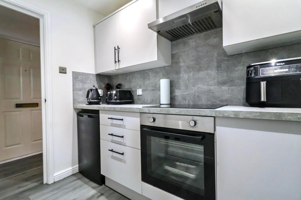 Apartment in Paisley - More
