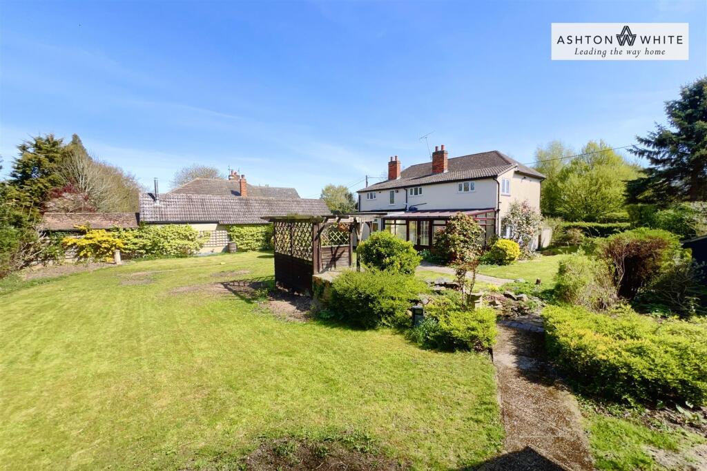 Laindon Common Road, Little Burstead, Billericay photo 2