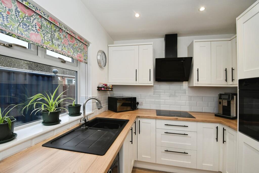 Lapwing Close, Skellingthorpe, Lincoln, LN6 photo 3
