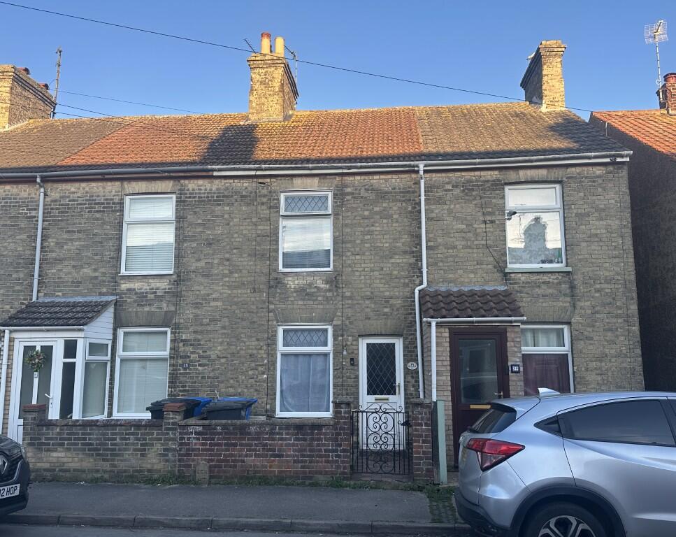 Main image of property: 37 Rochester Road, Lowestoft, Suffolk NR33 0JR