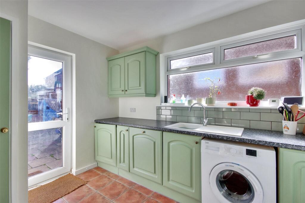 House in Dover, Wingham - More
