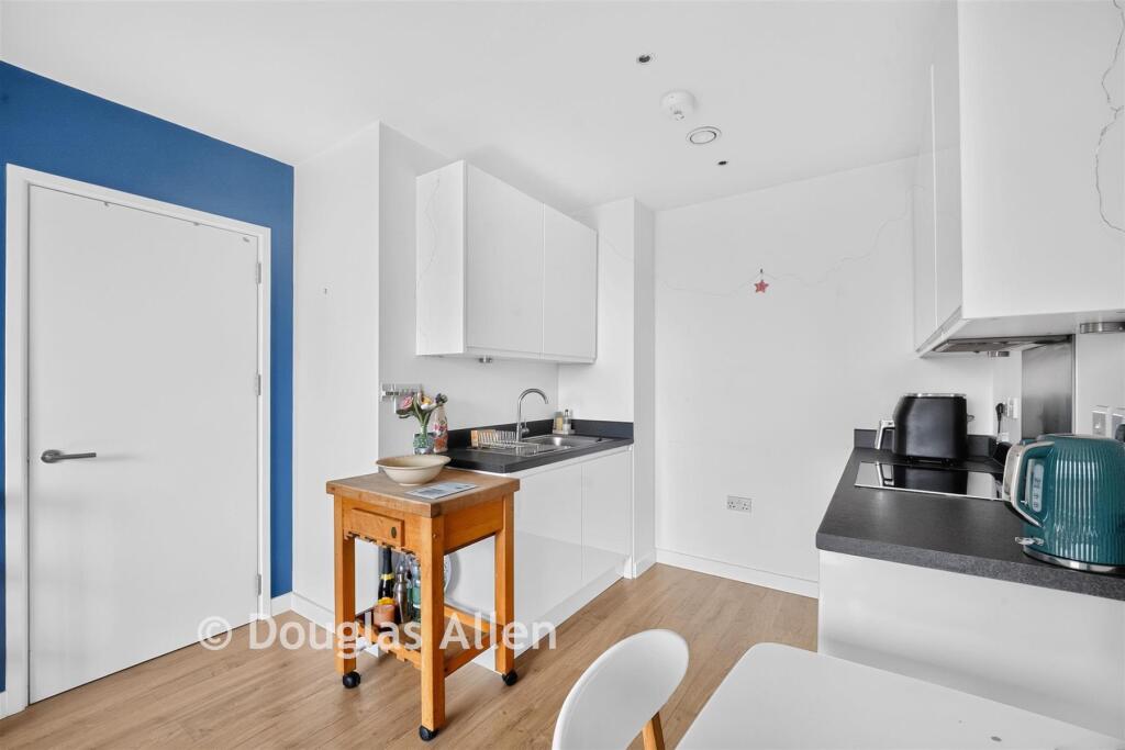 Apartment in London - View 4