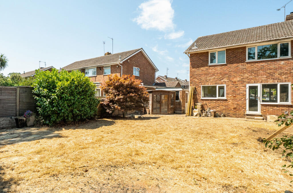 House in Woodley, Wokingham - View 4