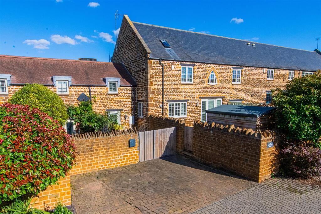 Main image of property: Bell Hill, Finedon