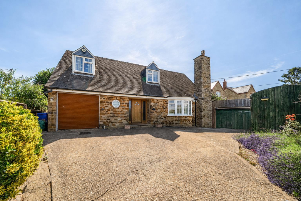 Main image of property: The Crescent, Pattishall, NN12