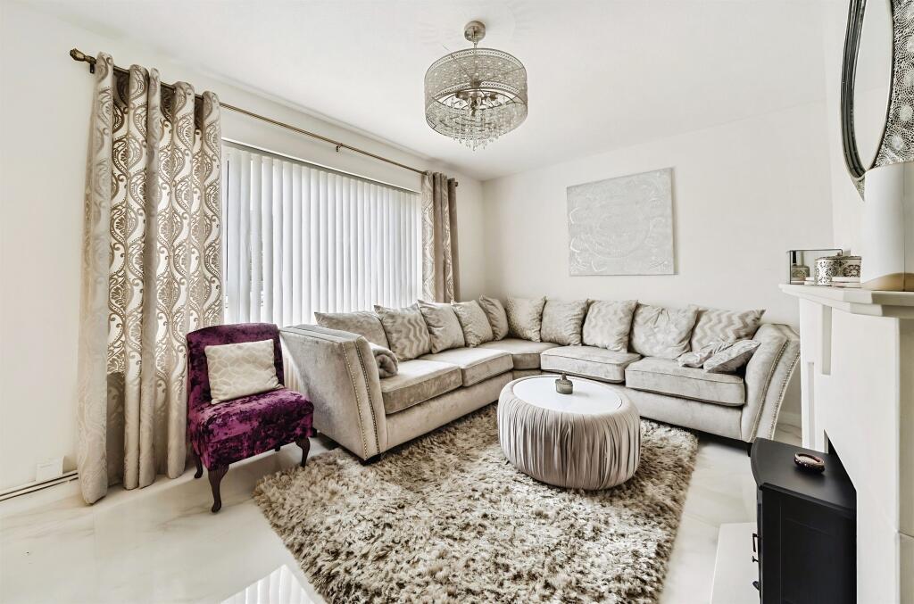 Grenfell Avenue, Gorseinon, SWANSEA photo 4
