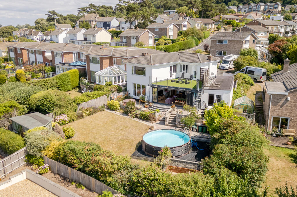 Main image of property: 13 Glenwood Rise, Portishead, BS20 8EH