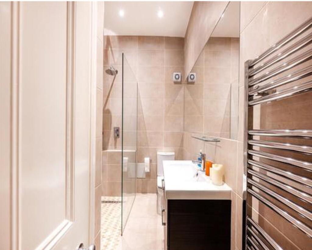 Apartment in London - More