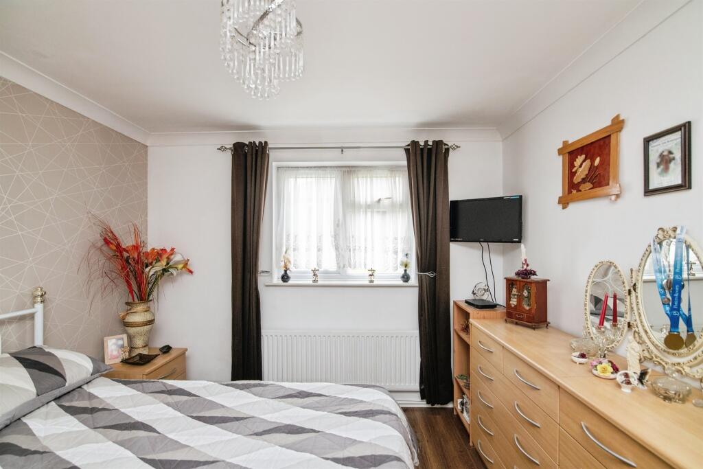 The Pineways, OLDBURY - More