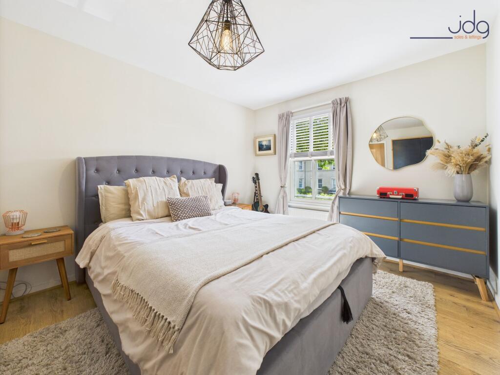 Henry Street | A practical layout with tasteful updates! photo 4