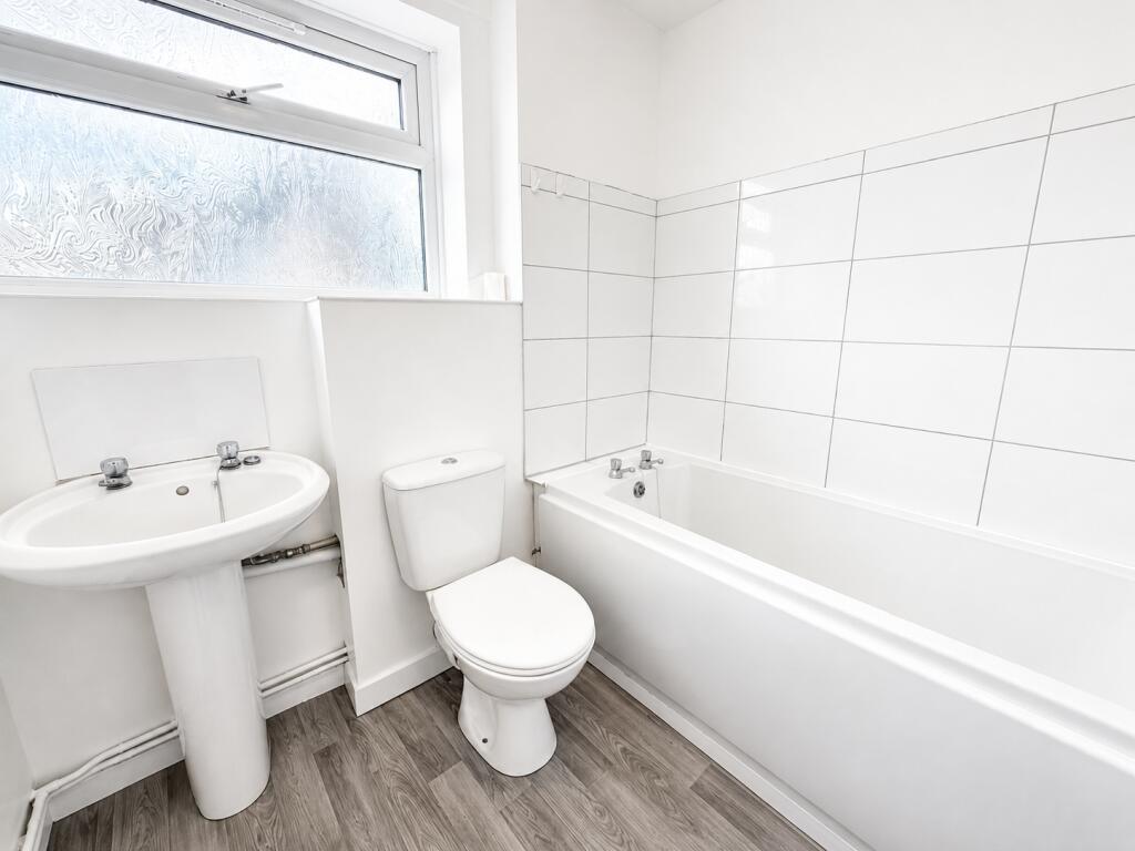 Apartment in Basildon, Essex - View 5