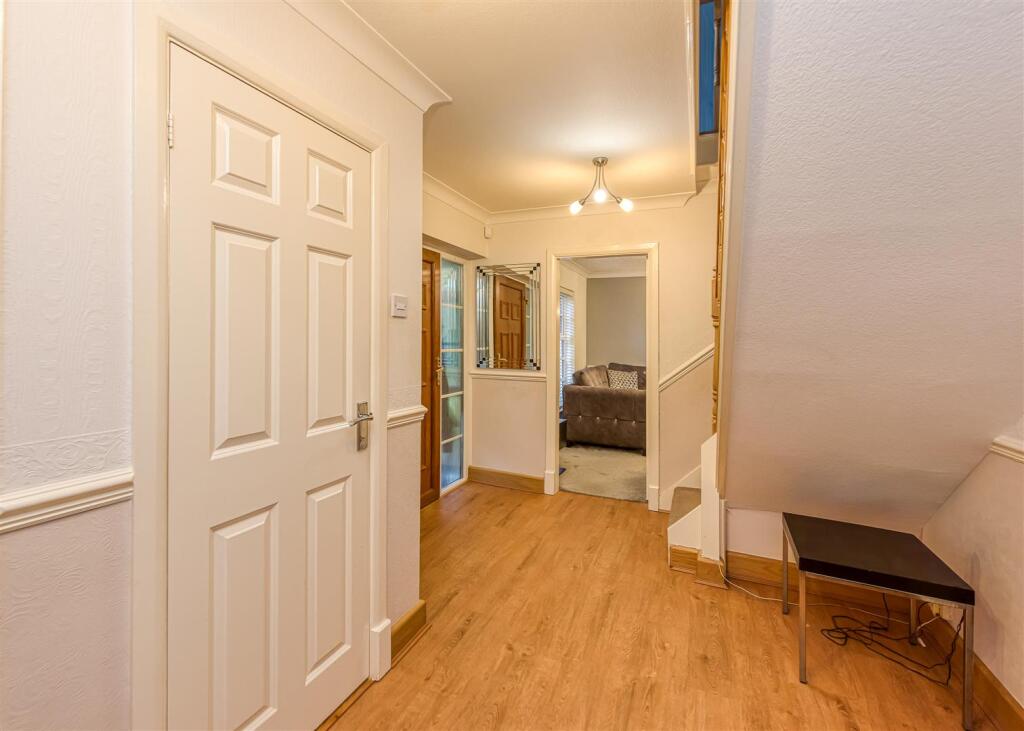 6 Redmoor Gardens, Wolverhampton photo 2
