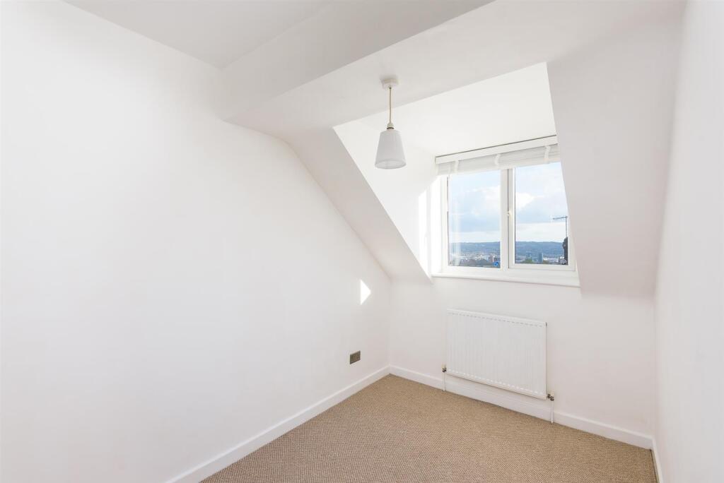 Apartment in Sheffield, Steel Bank, Crookes - View 5