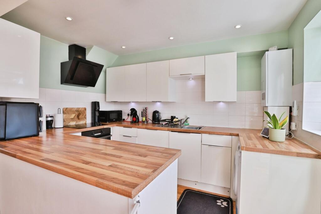 Slepe Crescent, Poole, Dorset, BH12 photo 4