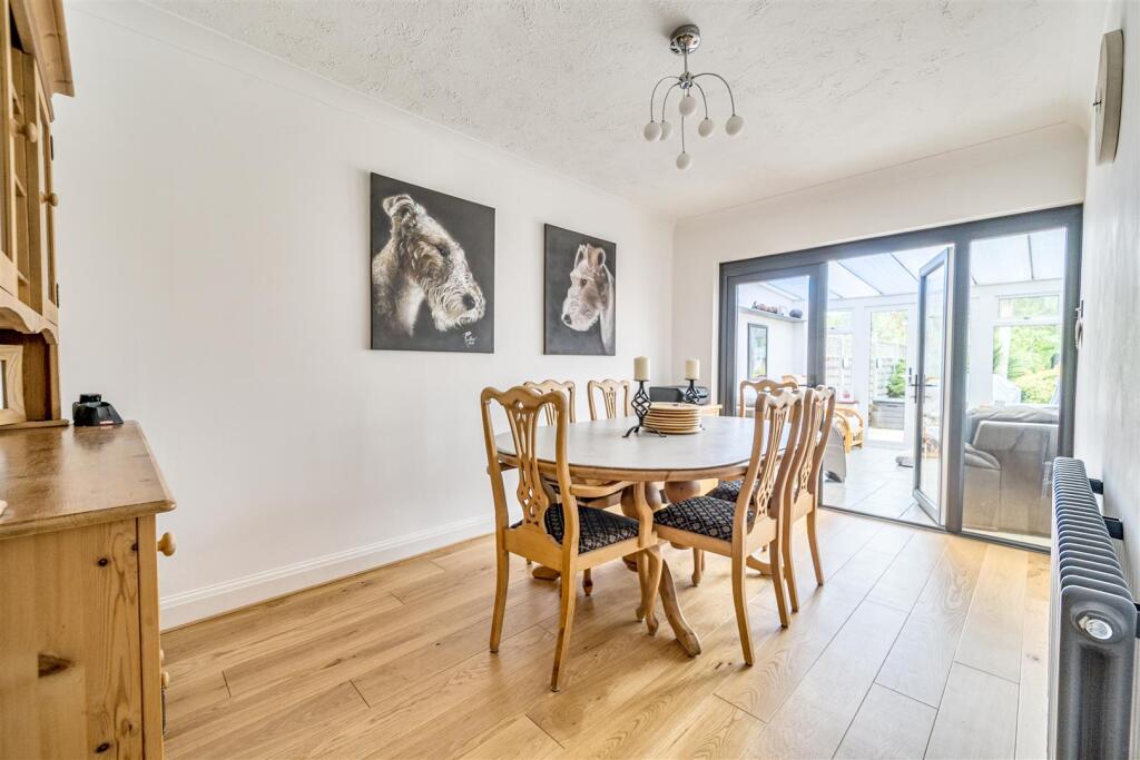Western Avenue, Woodley, Reading, Berkshire, RG5 photo 4