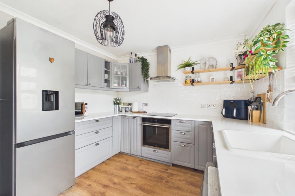 Soulbury Road, Linslade, LU7 photo 5