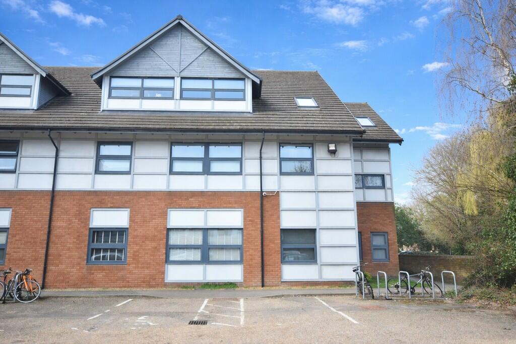 Main image of property: The Chestnuts, Meadow Lane