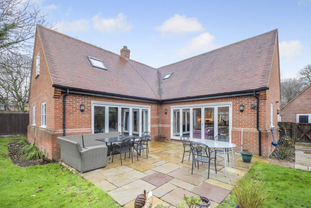 House in Aston Clinton, Buckinghamshire - View 5