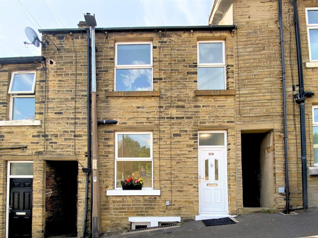 2-bed terraced on Cowcliffe Hill Road, Huddersfield, £110,000