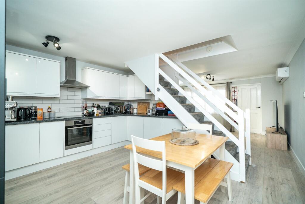 House in St Albans, Milehouse - View 3
