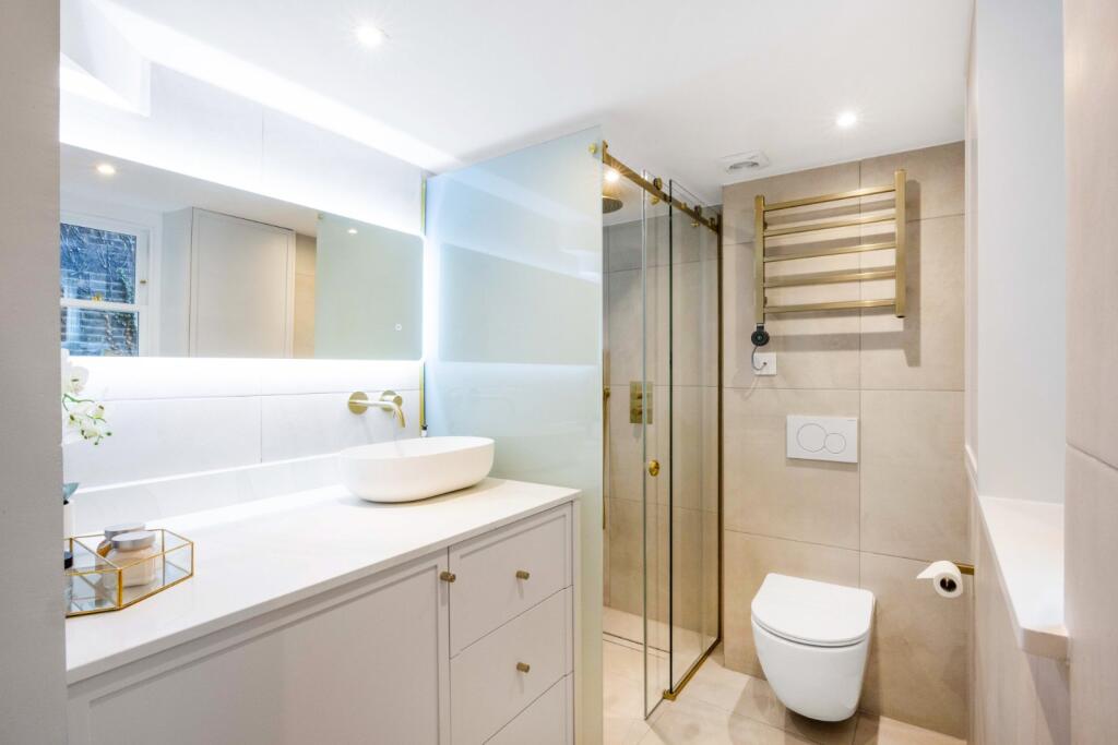 Apartment in London - More