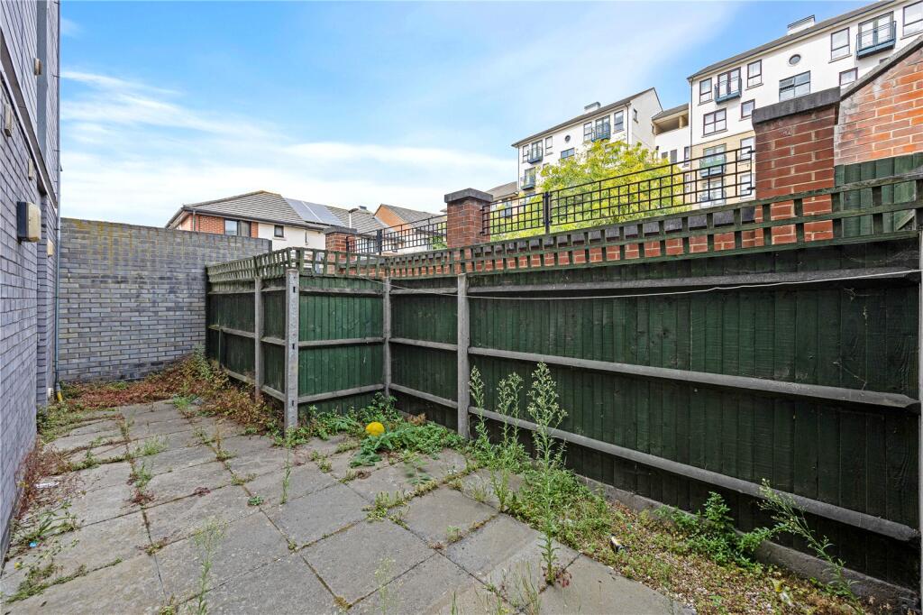 Apartment in London, Britannia Village, Silvertown - View 3