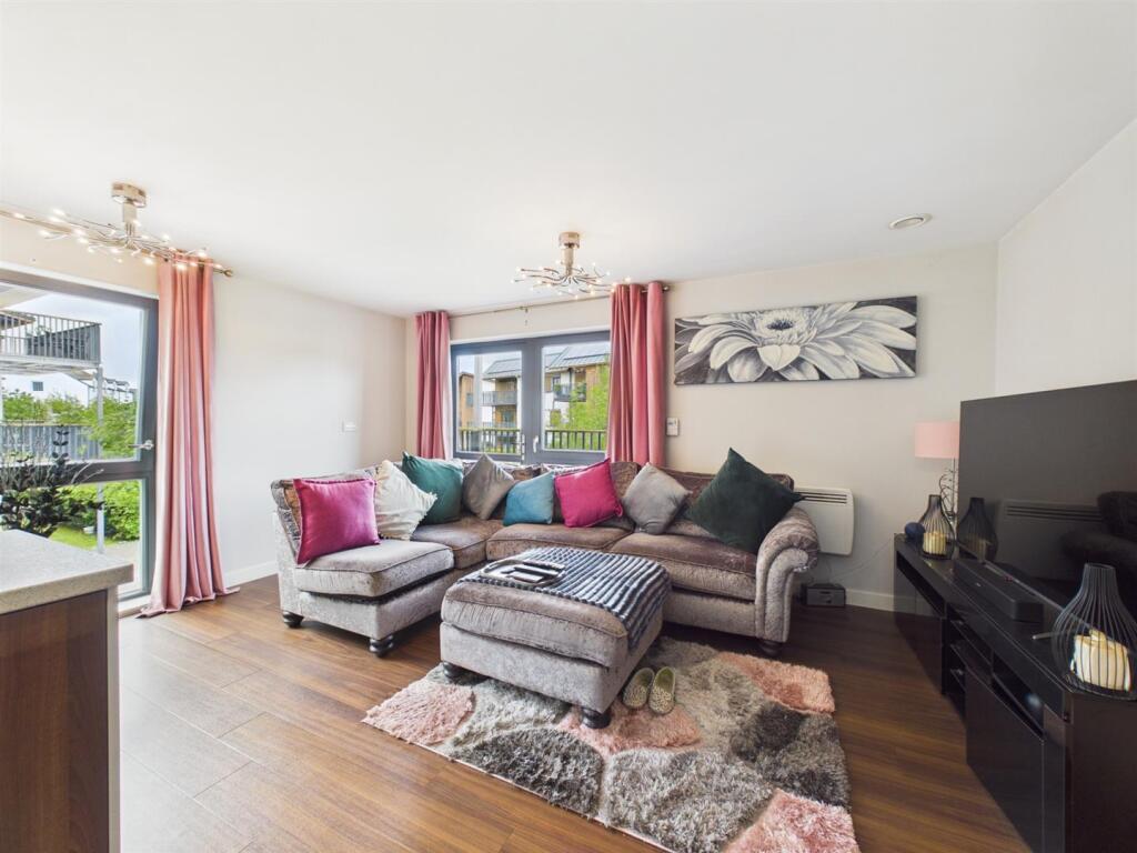Kynaston View, Hanham, Bristol photo 2