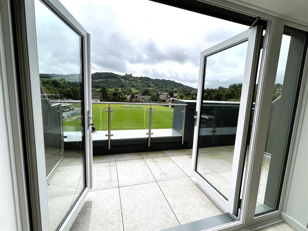 1-bed flat on Riber View, Matlock, £209,950
