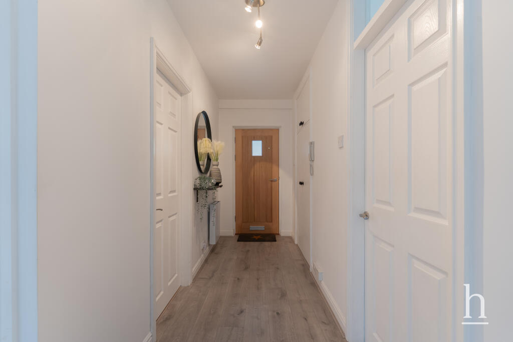 Apartment in Wirral, Liverpool City Region - View 5