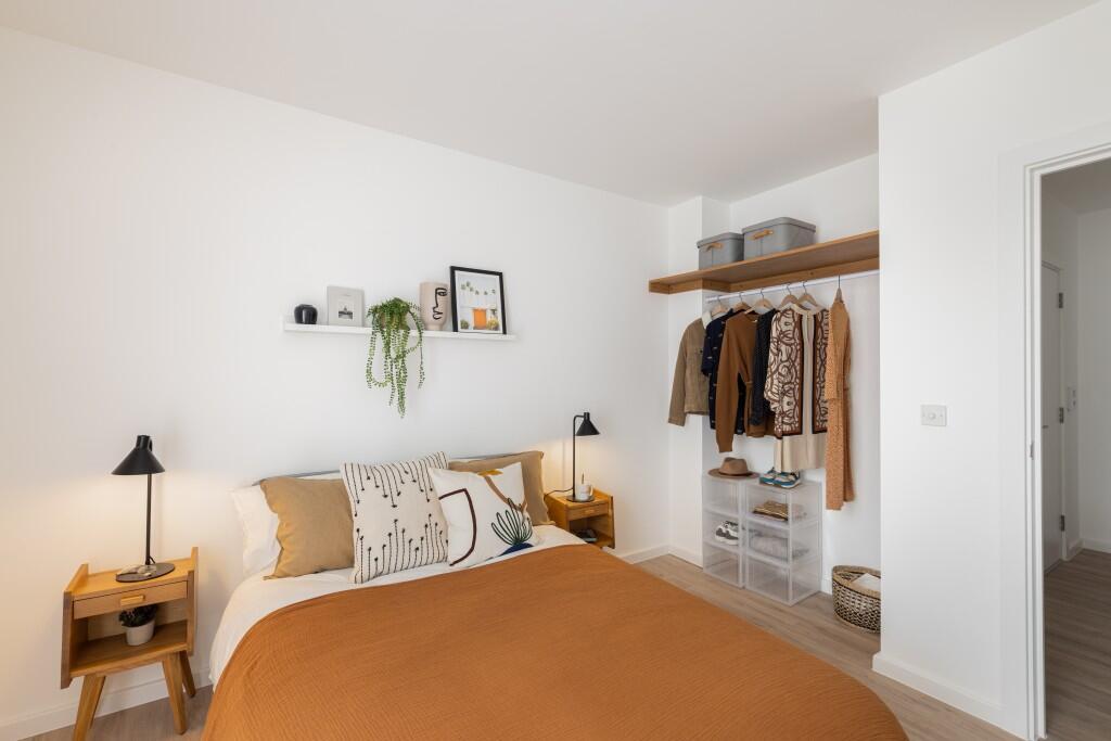 Apartment in Croydon - More