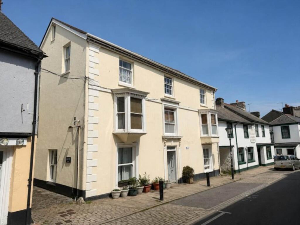 Main image of property: Fore Street, Buckfastleigh
