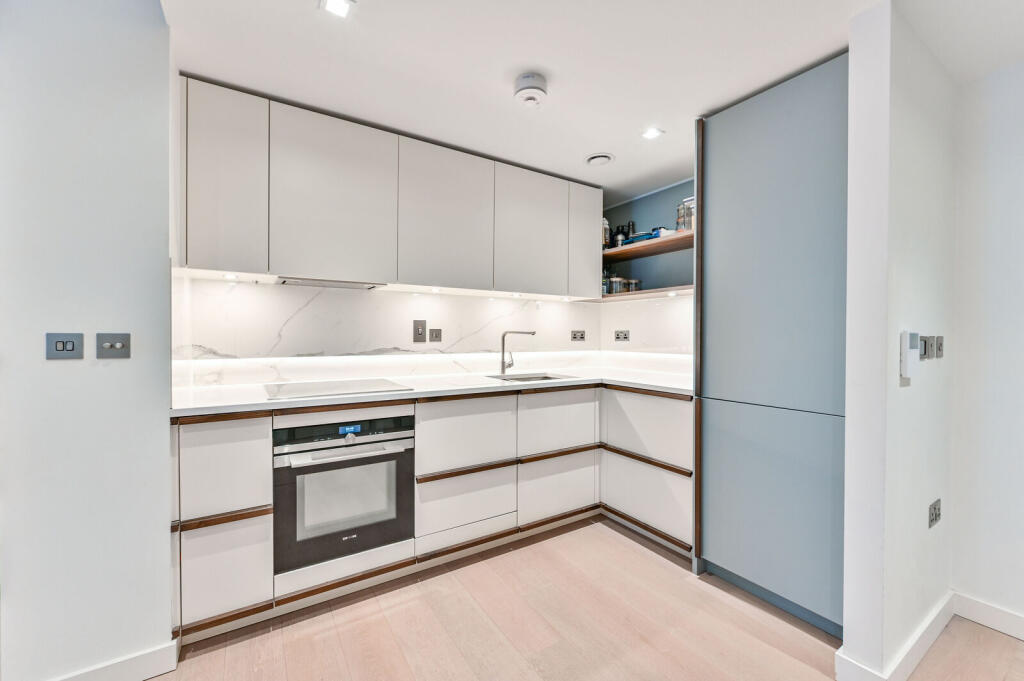 Apartment in London, City of Westminster - View 4