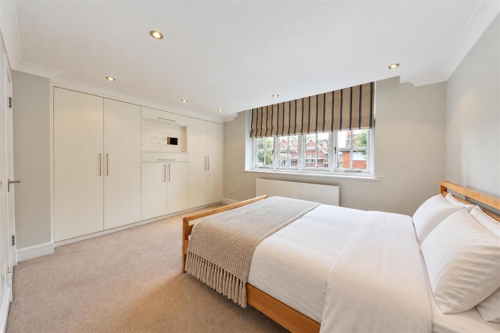 Apartment in London - View 5