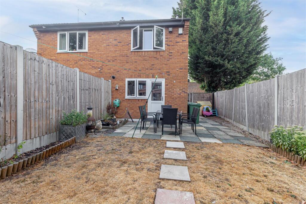 House in Worcester, Lyppard Grange, Warndon - More