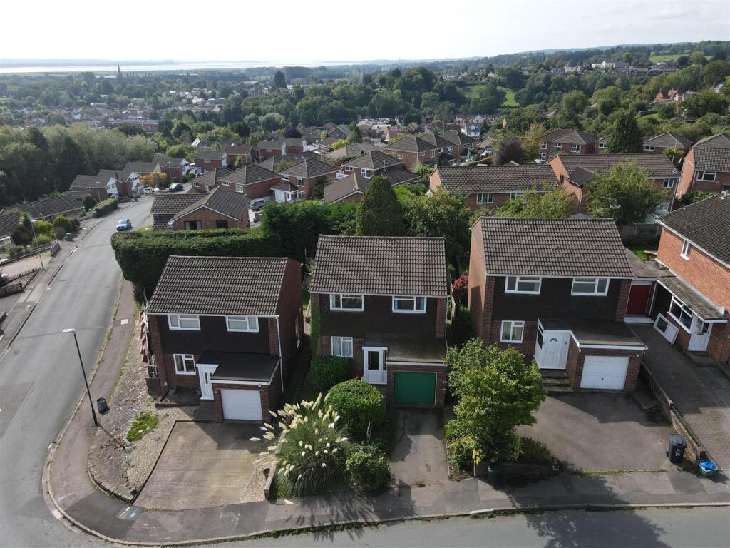 3-bed detached on Primrose Way, Lydney, £275,000