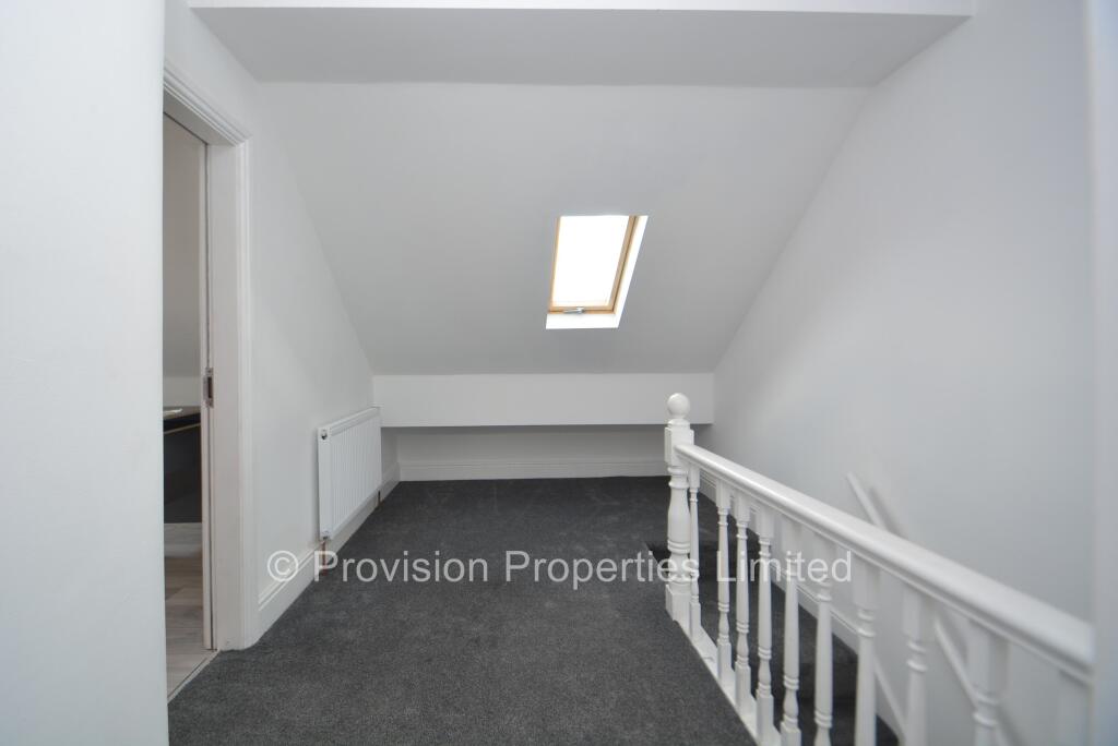 6 bedroom terraced house for rent