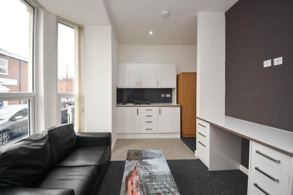 House in Leigh, Lilford - View 3