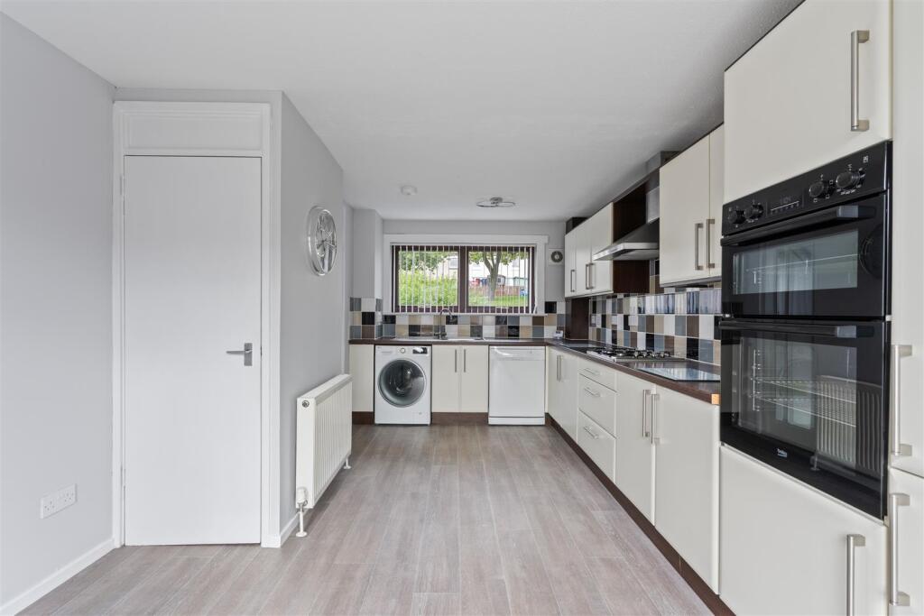 House in Livingston, Howden - View 3